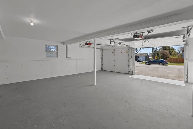 Building Photo - 86 Sherwood Terrace