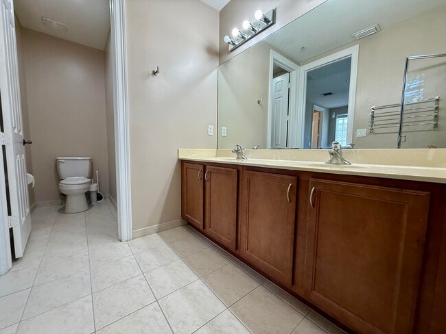 Building Photo - 810 Marina Del Ray Ln