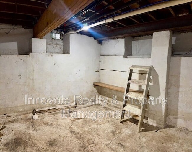 Building Photo - 1126 Sunset Ln