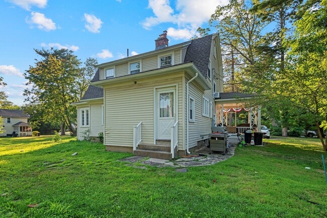 Building Photo - 202 Lewis Rd