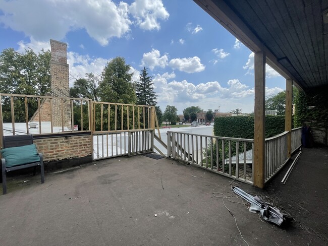 Building Photo - 28W573 Stafford Pl