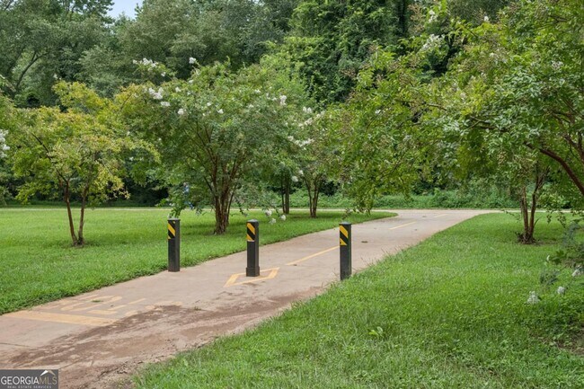 Building Photo - 3036 Will Rogers Pl SE