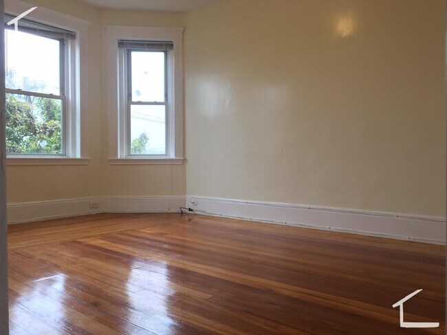 Building Photo - NIce 3 bed in allston