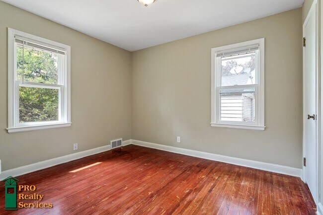 Building Photo - 4 Bedroom Home in Brooklyn Center