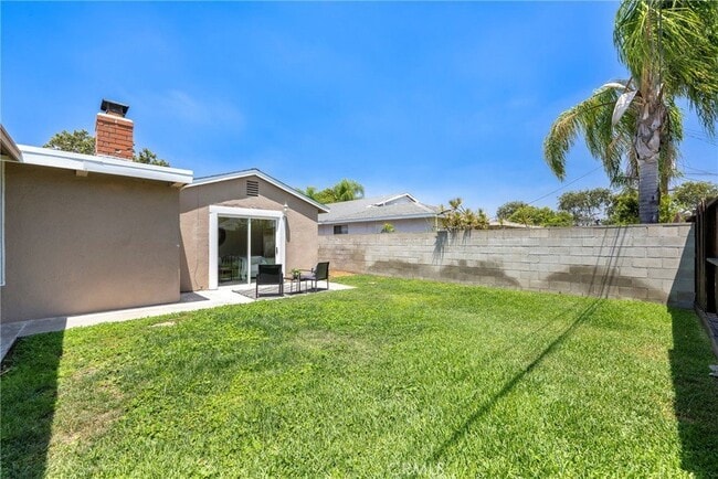 Building Photo - 618 S Pine Dr