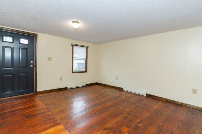 Building Photo - 218 S West St