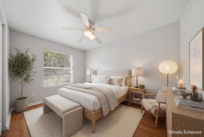 Building Photo - 3 Bedroom 2 Bathroom Single Family Home located in NW Tallahassee!