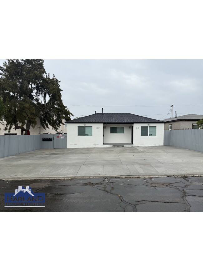 Building Photo - 3845-3851 Menlo Avenue - 3851-