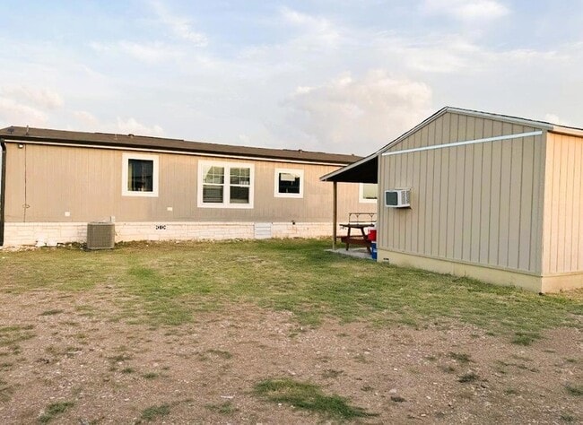 Building Photo - 104 Pineapple Sage Cv