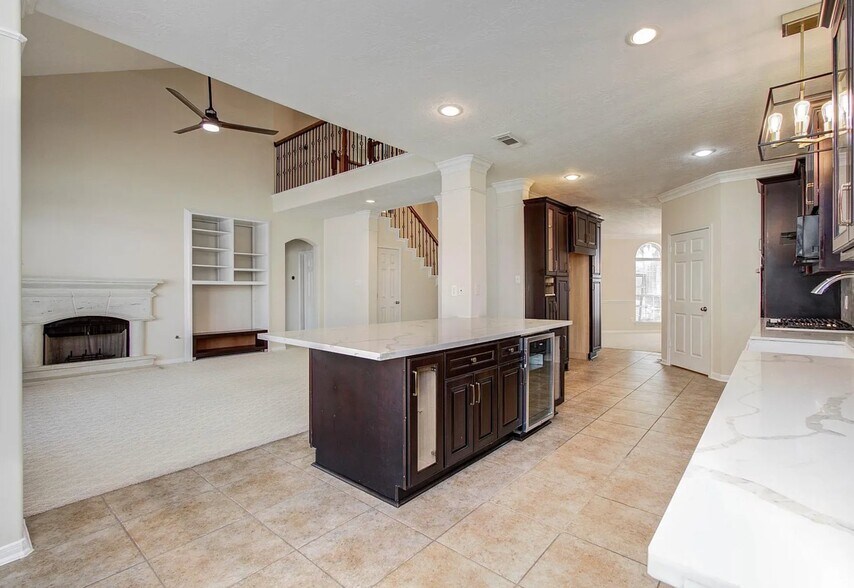 Building Photo - 1230 Blue Leaf Dr