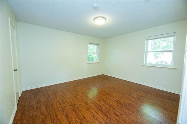 Building Photo - 501 Dogwood Dr