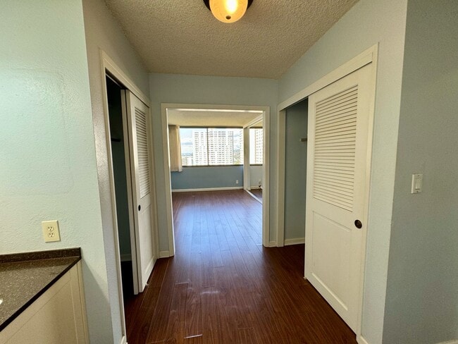 Building Photo - 55S S Kukui St