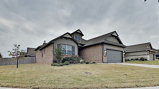 Building Photo - 4 Bedroom 2 Bathroom 2 Car Garage Home with Storm Shelter in East Edmond