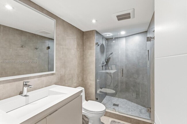 Building Photo - 1111 Crandon Blvd