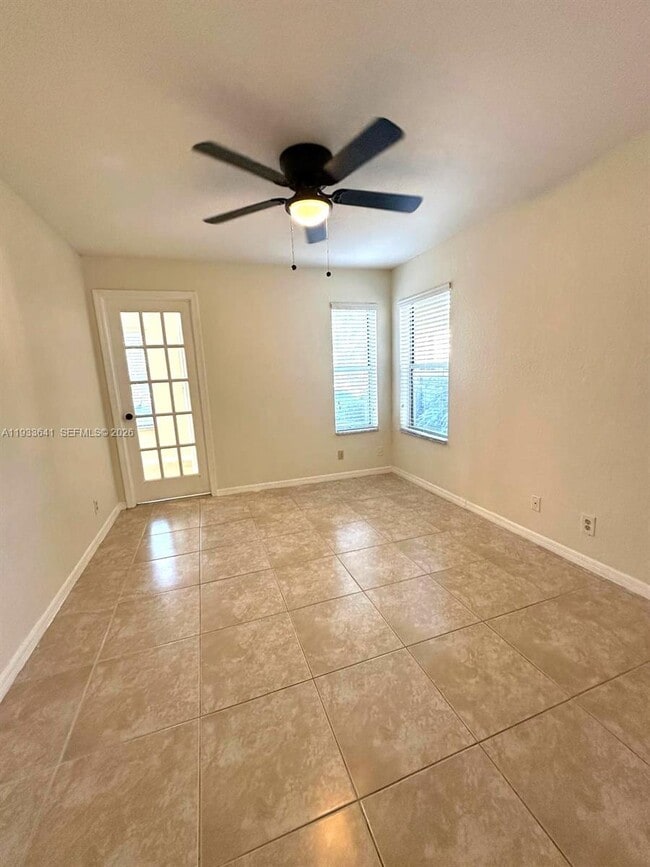 Building Photo - 3420 Pinewalk Dr N