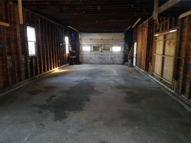 Building Photo - 711 Bridgeboro St
