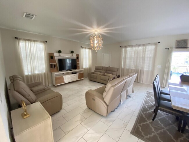 Building Photo - 9047 Stinger Dr