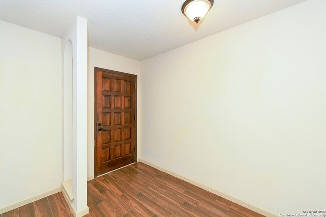 Building Photo - SPACIOUS 4-BEDROOM IN VALLEY FORGE