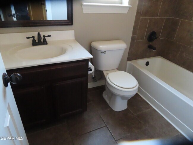Building Photo - 1617 Etling Way