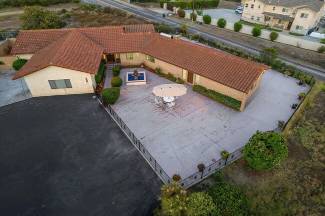 Building Photo - 14552 Skyline Truck Trail