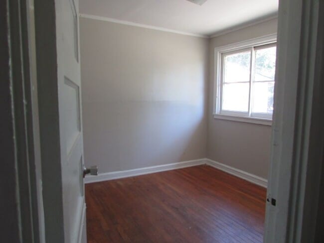 Building Photo - 223 Highland Ave