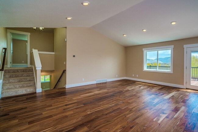 Building Photo - 7140 Buckhorn Ln