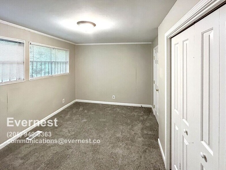 Building Photo - 57 17th Ct S