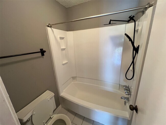 Building Photo - 8479 Sands Point Dr