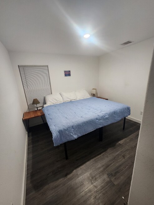 Building Photo - 5212 Ina St