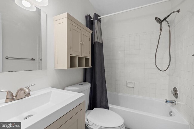 Building Photo - 1095 Travis Ln