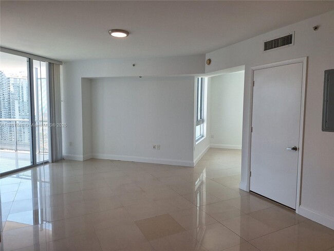 Building Photo - 350 S Miami Ave