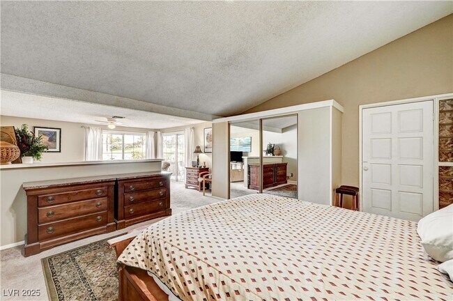 Building Photo - 1914 Ottawa Dr