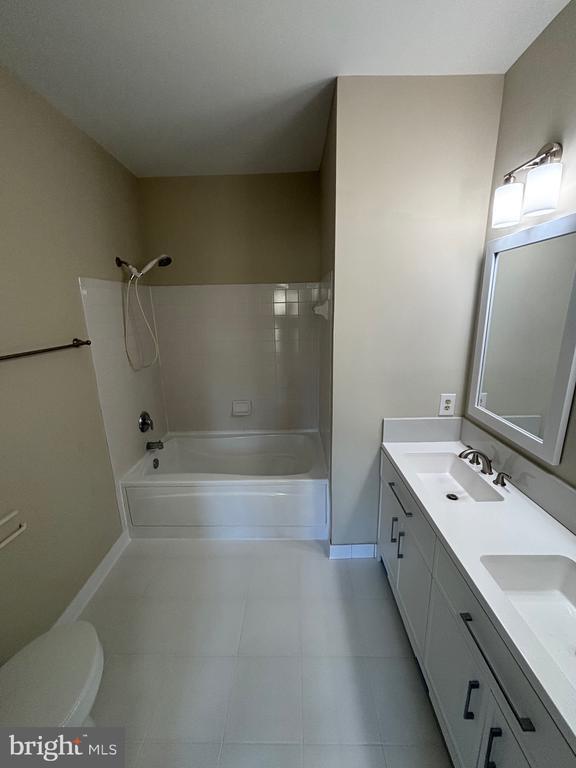 Building Photo - 11330 Westbrook Mill Ln