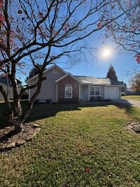 Building Photo - 3 Bedroom Home with Modern Updates & Small town Serenity!