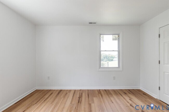 Building Photo - 1806 Sussex St