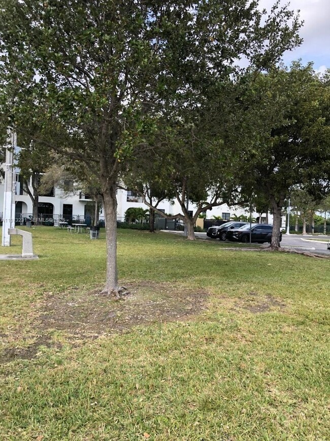 Building Photo - 17255 SW 95th Ave