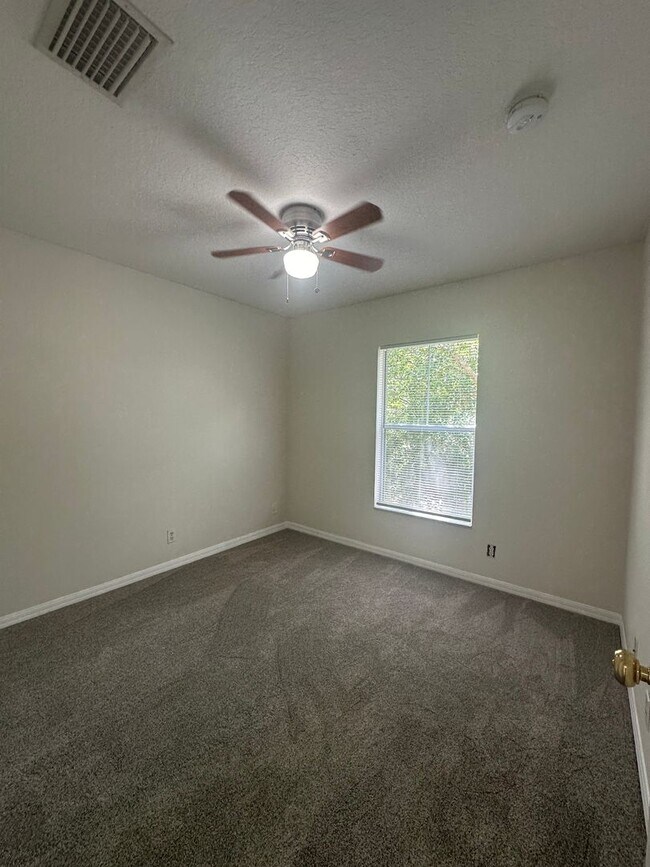 Building Photo - 214 Drawbridge Ln