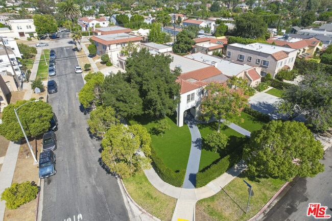 Building Photo - 1081 S Rimpau Blvd