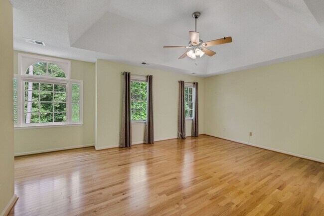 Building Photo - Country-Chic Retreat in Hickory Flat