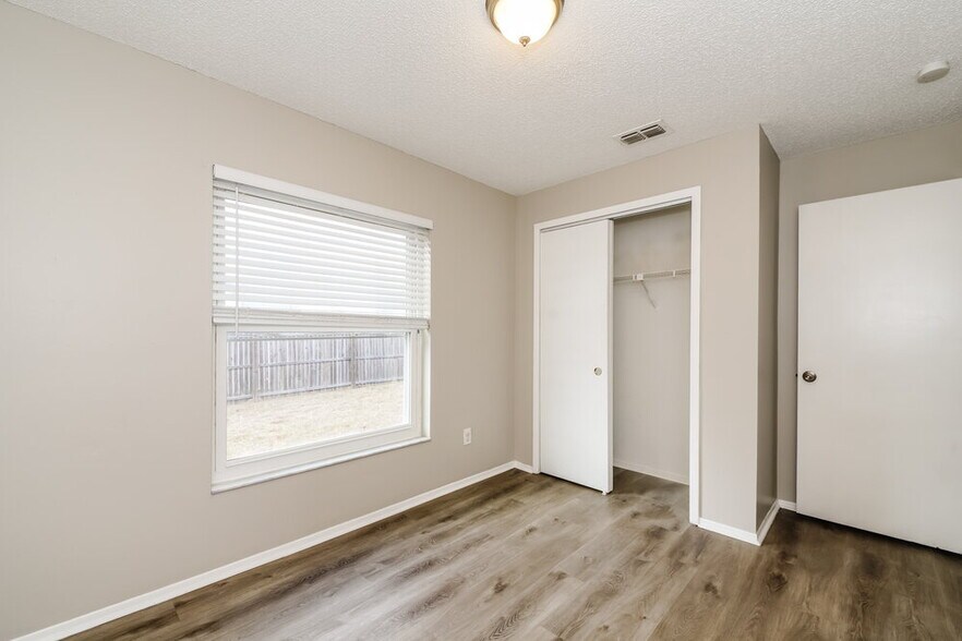 Building Photo - 1348 Andes Dr