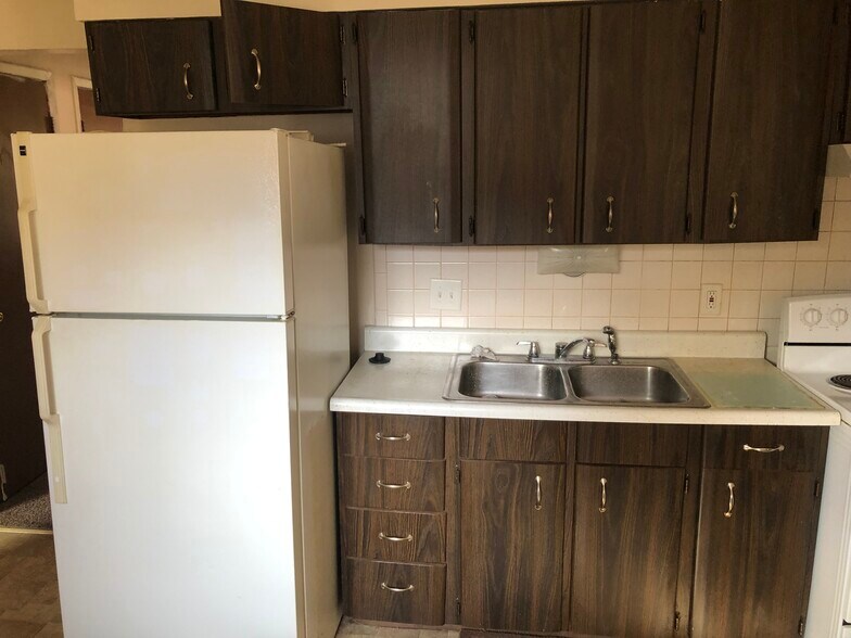 Building Photo - 4002 Esseldale Dr