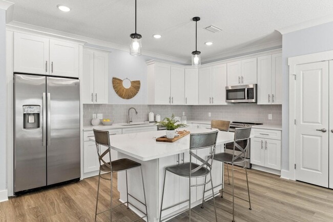 Building Photo - 100 Beach Dr