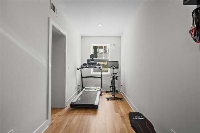 Building Photo - 1381 Wessyngton Rd NE