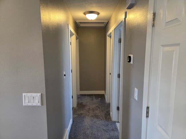 Building Photo - 3152 Marcrest Dr