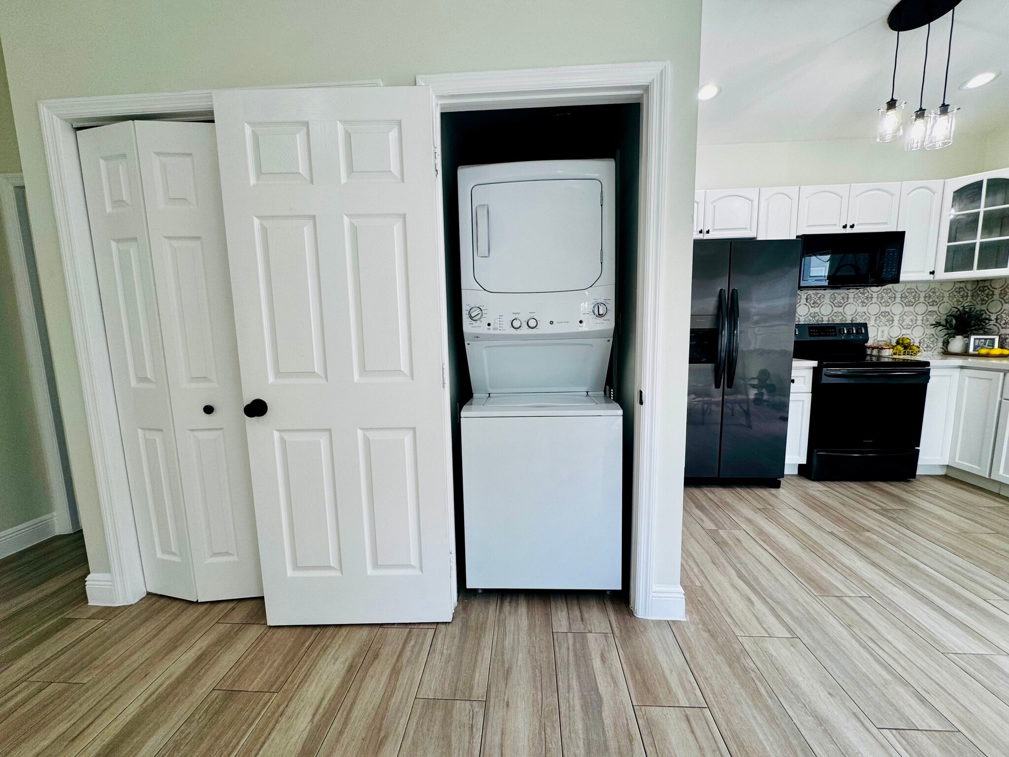 Building Photo - 1012 NE 17th Ct