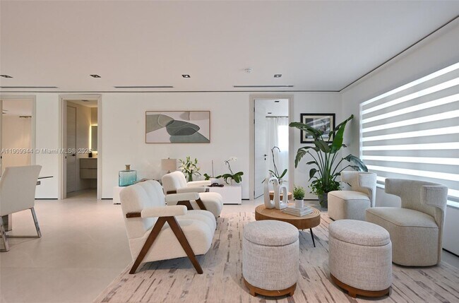 Building Photo - 2537 SE 10th Ct