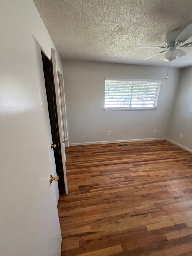Building Photo - Durham 3 bedroom 2 bath Home, MOVE IN SPEC...