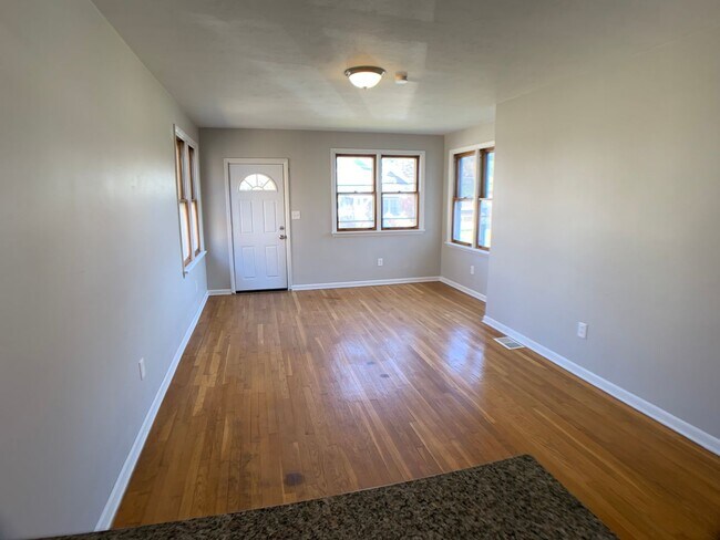 Building Photo - 149 Beram Ave