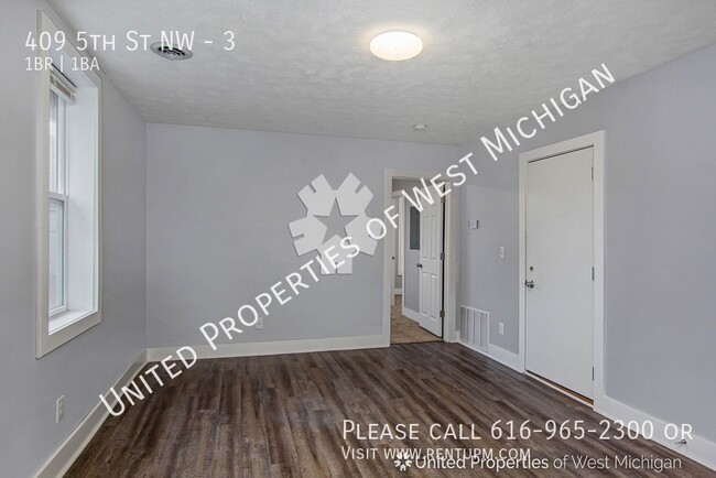 Building Photo - Available Now | 1 Bedroom 1 Bathroom Apart...