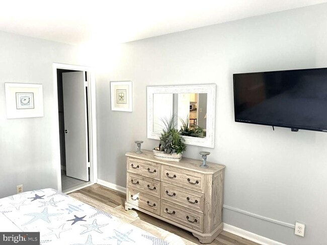 Building Photo - 39633 Round Robin Way